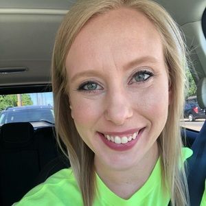 Meet your Posher, Elizabeth